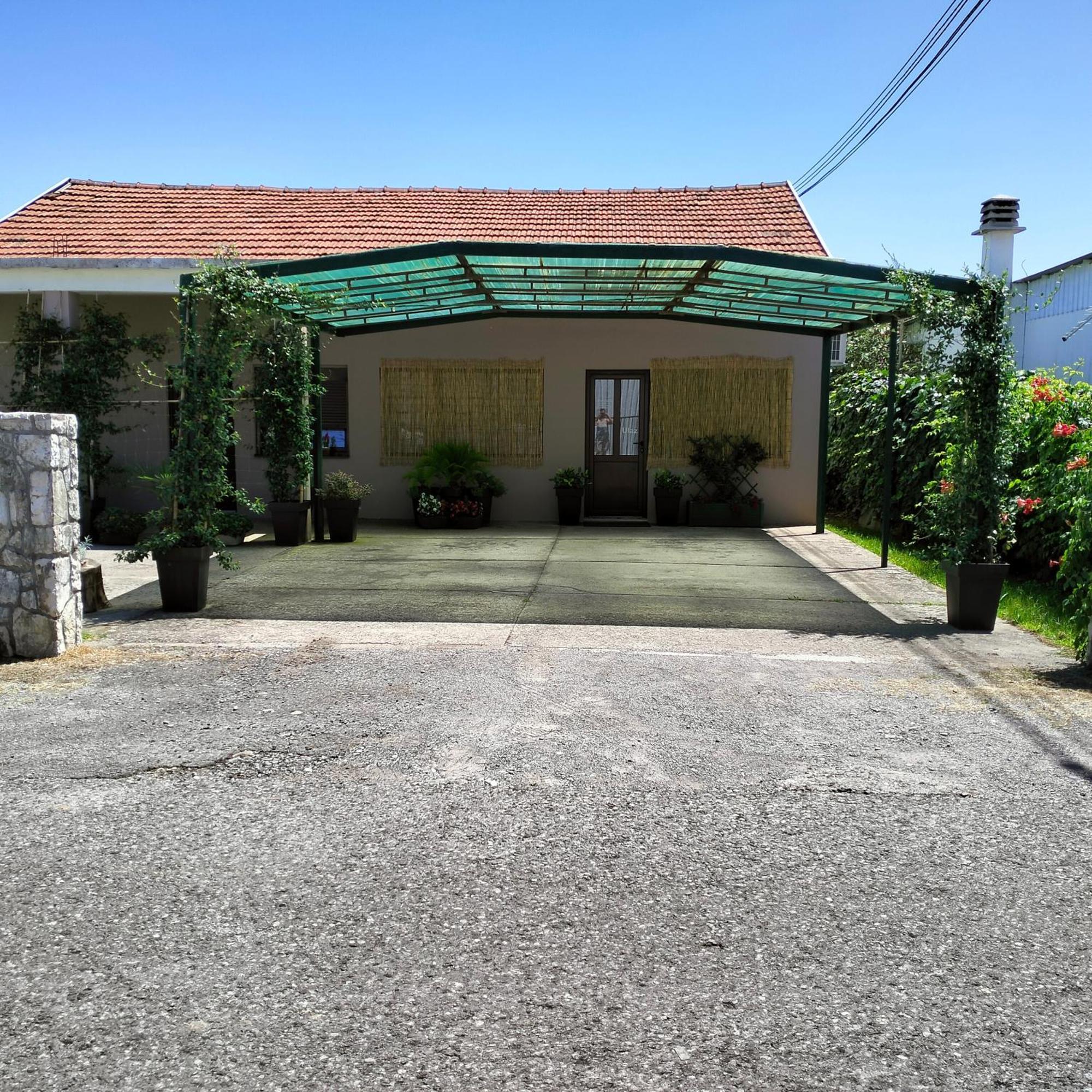 Olive Apartment Podgorica Kültér fotó